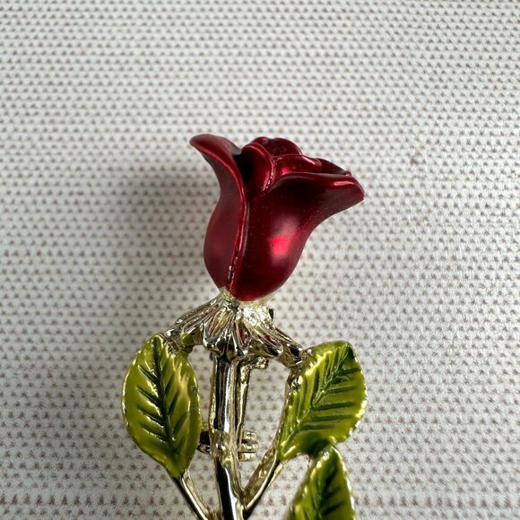 Red Rose Enamel Brooch Pin Gold Tone With Green Leaf Accents Vintage - Picture 4 of 10